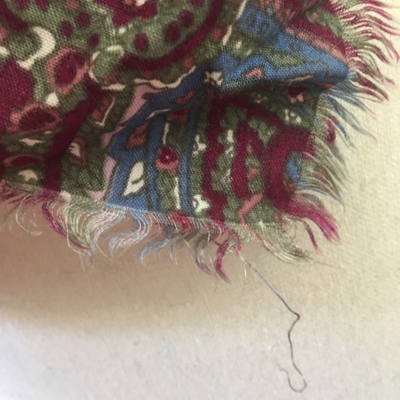 SOLD! VTG Ray Strauss Floral Large Square Scarf Rayon - Picture 9 of 9